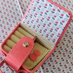 Item thumbnail for item 0a4359bc-db22-4d49-825c-0f4e70e7d4fc