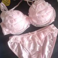 フリルとリボン付きピンクブラジャーショーツセット D75