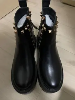 厚底ブラックブーツ