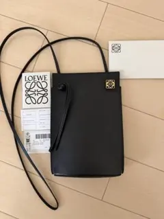 さーさん様 LOEWE ロエベ スマホショルダーバッグ - メルカリ