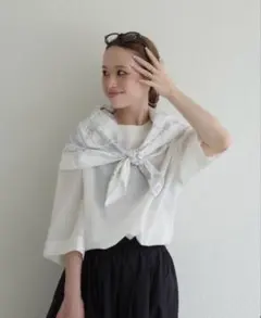 Bluelea Bellsleeve embroideryblouse ブルレア Bluelea Bellsleeve embroideryblouse ブルレア - メルカリ