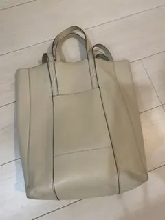 GIANNI CHIARINI ホワイトベージュ　レザートートバッグ