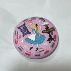 ディズニー刺繍缶バッジ　不思議の国のアリス