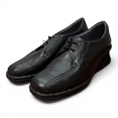 ペダラ アシックス ウォーキングシューズ レザー 極美品 22.5cmEEEのサムネイル
