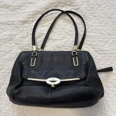 COACH ブラックレザー ハンドバッグ フロントロゴ付き