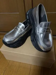 厚底スニーカーローファー