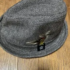 ヘリンボーンパターン ハット 羽根付き