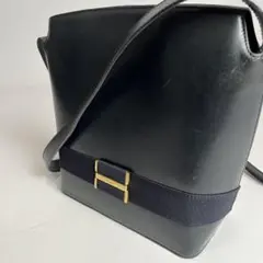Salvatore Ferragam ショルダーバッグ　バケツ型　レザーのサムネイル