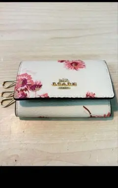 COACH キーケース 花柄 ホワイト 5連