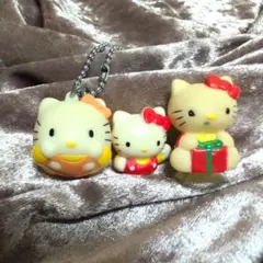 昭和レトロ　ハローキティ フィギュア 3体セット キーチェーン付き　レア