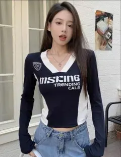 SHEIN Dazy レターグラフィック VネックTシャツ