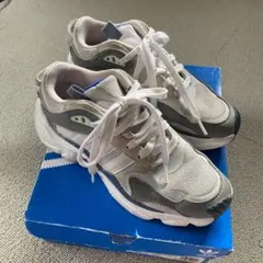 adidas スニーカー グレー/ホワイト