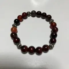 赤系ビーズのブレスレット