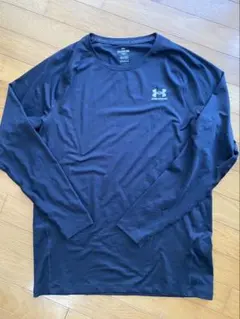 【美品】アンダーアーマー長袖Tシャツsize 3Ｌ　　ブラック色