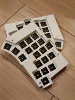 TOTEM 分割キーボード（完成品／完全無線・Bluetooth対応） - メルカリ