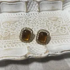 Item thumbnail for item cef0e38a-c3b1-45df-8c9e-309301d2421c