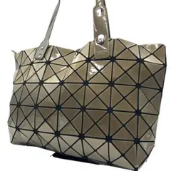 BAOBAO ISSEIMIYAKE トートバッグ マチあり ゴールド A4のサムネイル