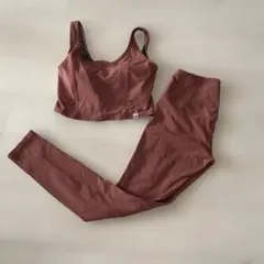 SUKALA スポーツブラとレギンスセット ブラウン