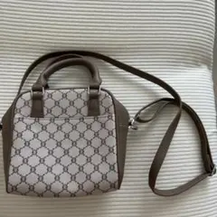 ベージュ ショルダーバッグ 合成皮革