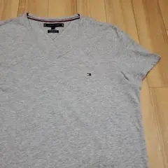 トミーヒルフィガー ワンポイント刺繍 ストレッチ VネックTシャツ