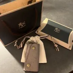 IL BISONTE レザーキーケース グレー