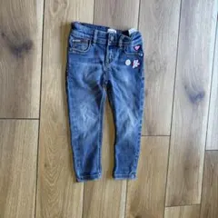 美品　《 TOMMYHILFIGER 》 ベビー服　90サイズ　ジーパン