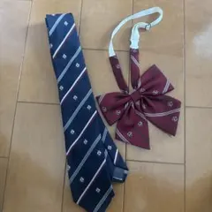 イーストボーイ リボン ネクタイ　紺　赤