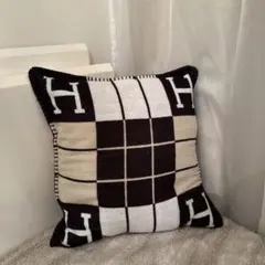 【みおページ】エルメス　アヴァロン　クッションカバー黒色1枚 みおページ】エルメス アヴァロン クッションカバー黒色1枚 楽天