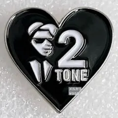 スペシャルズ 2 TONE ピンバッジ スカ トロージャンズ スペシャルズ 2 TONE ピンバッジ スカ トロージャンズ