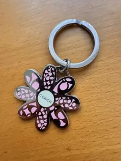 美品 コーチ COACH シグネチャー フラワー 花型 キーホルダー ピンク