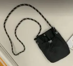 【【 新品未使用 】】ミニショルダーバッグ　ユニセックス　ブラック