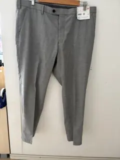 UNIQLO 感動パンツ　ウルトラライト スラックス W100