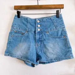 ドットワークス ハイウエスト デニムショートパンツ 3連ボタン