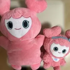 GiGOTWICEだきつきポシェット ふわもこおすわりぬいぐるみ モモ