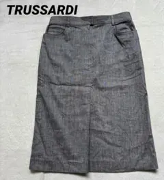 【 TRUSSARDI トラサルディ】タイト ひざ丈スカート　ダークグレー　LLのサムネイル