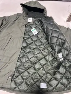 【新品】NIKE オリーブグリーン ダウン 定価割れ