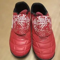umbro レッド サッカーシューズ