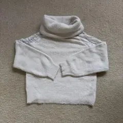 アクシーズファム　 タートルニット 肩レースニットセーター　ホワイト