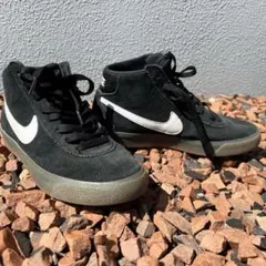 Nike SB ブルインMID ハイカット 23 ブラックのサムネイル