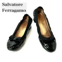 FERRAGAMO フェラガモ 黒エナメルリボン付きパンプス 22センチ