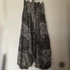 幾何学模様 サルエルパンツ 黒と白
