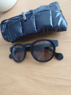 MONCLER サングラス ブラック ケース付きのサムネイル