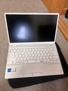 富士通 LIFEBOOK UH75/B3 intel core7 付属付き - メルカリ