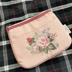 LAURA ASHLEY 刺繍花柄ポーチ ピンク
