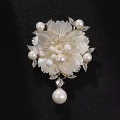 高級感 パール母艶 椿 サザンカ ブローチ レディース コサージュ 吊りパール