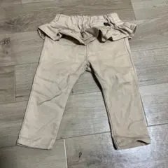 フリル付きベージュパンツ