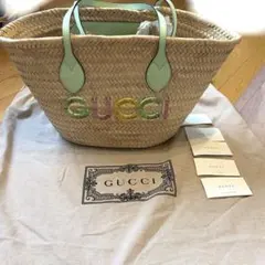 お値下げ2回使用のみ GUCCI グッチ　ストローカゴバッグ　アクリルロゴ