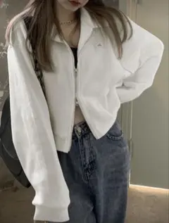 ホワイト ジップアップ クロップドパーカー