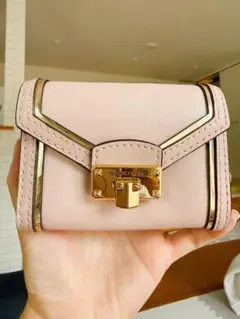 美品 MICHAEL KORS 二つ折り財布 ピンクのサムネイル