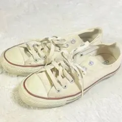 converse 生成りローカットスニーカー　合わせやすい定番デザインスニーカー